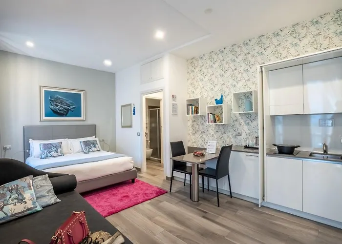 Monza City Rooms & Studios